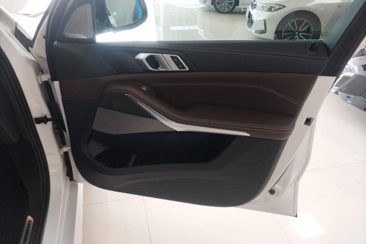 Used BMW X5 2023 xDrive 30Li Luxury M Sport Night Edition Package
