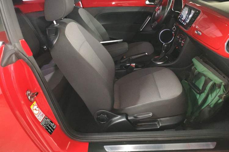 Used Volkswagen Beetle 2015 180TSI model
