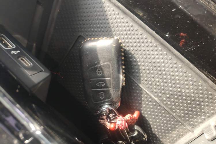 Used Volkswagen Passat 2020 Revised Version 330TSI Luxury Edition China VI Standard
