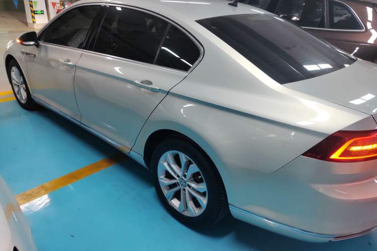 Used Volkswagen Magotan 2019 330TSI DSG Luxury Version China VI Standard

