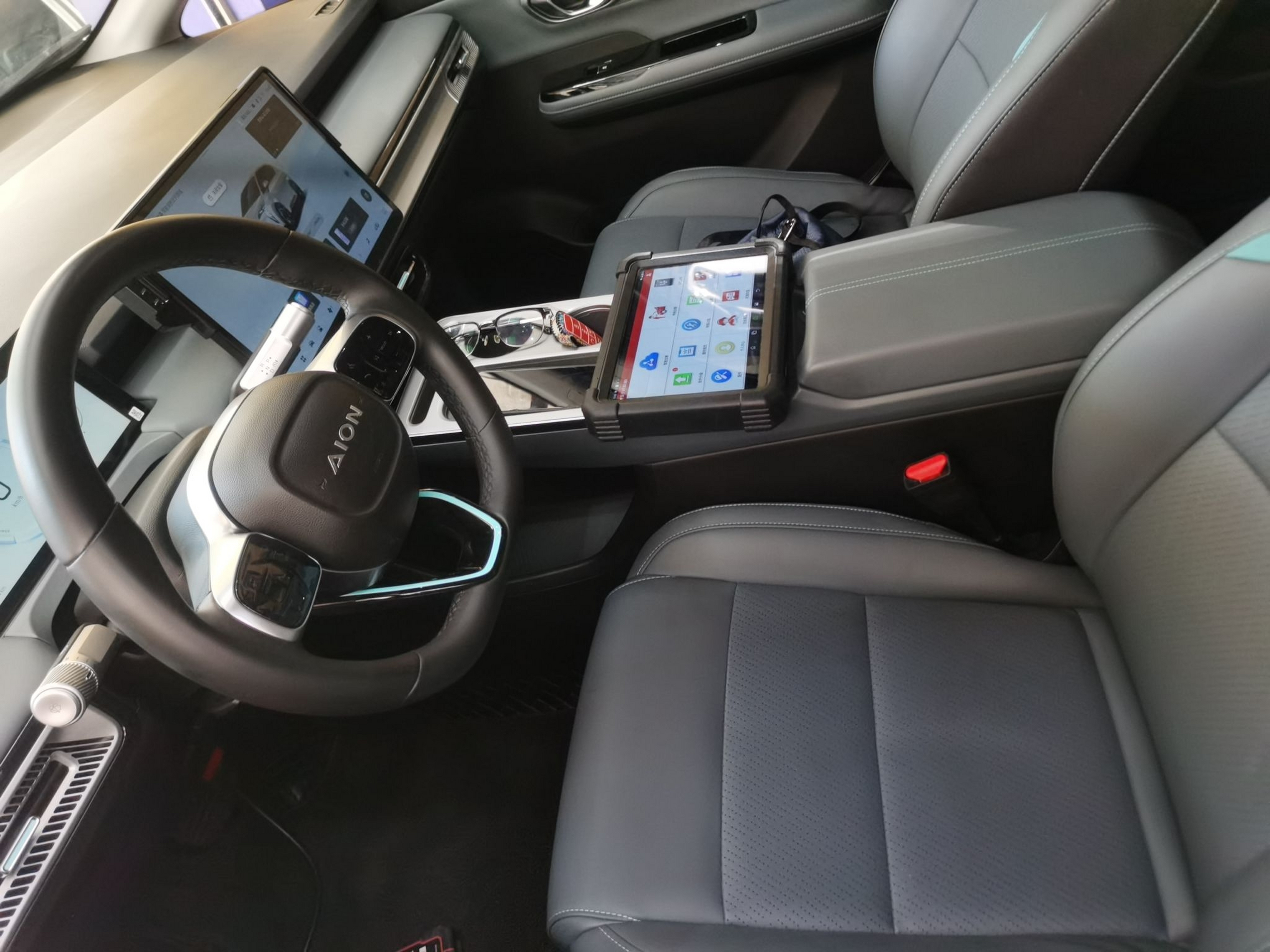 Переднее сиденье в автомобиле