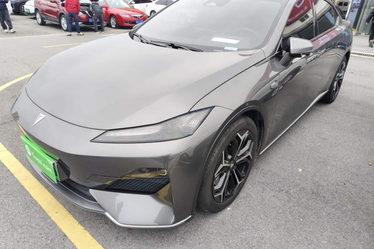 Used  SL03 2023 200Max Range-Extended Version
