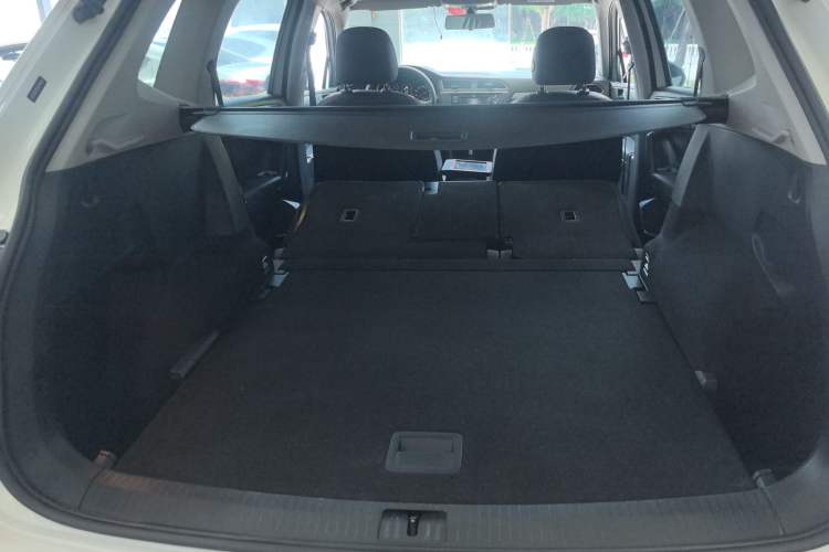 Used Volkswagen Tiguan L 2019 330TSI Automatic Two-Wheel Drive Luxury Edition China VI Standard
