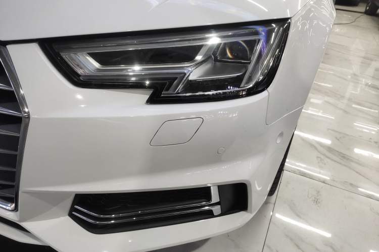 Used Audi A4L 2018 30th Anniversary Edition 40 TFSI Sport Edition
