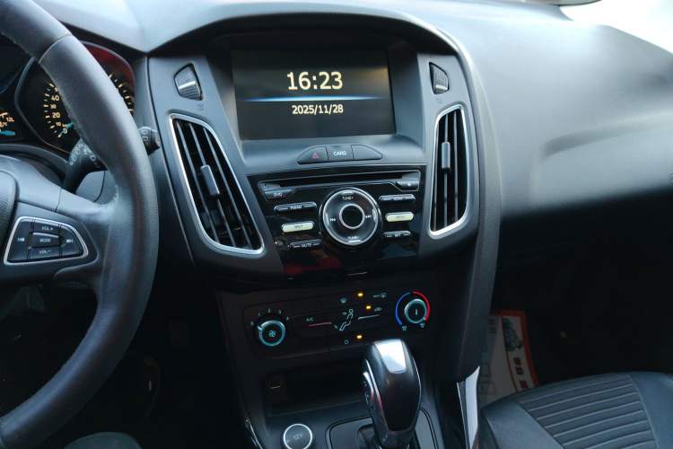 Used Ford Focus 2018 Hatchback Classic 1.6L Automatic Trendy SmartDrive Edition