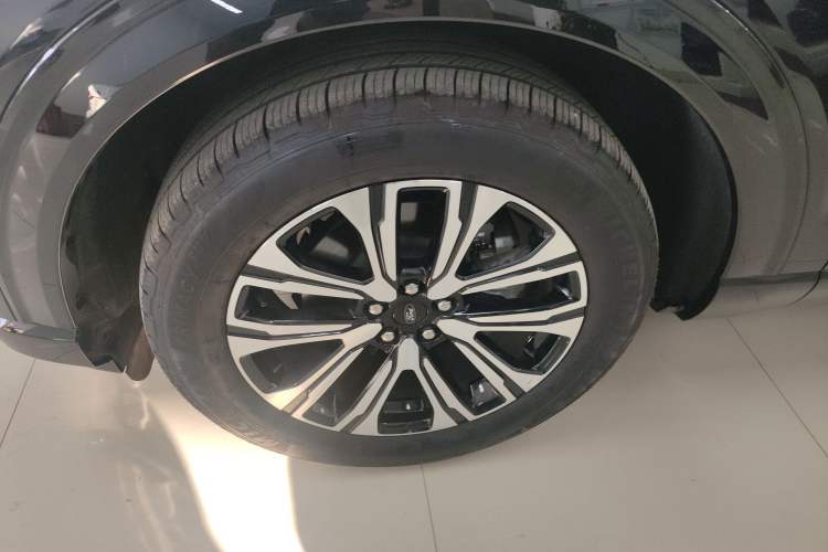 Used Ford Explorer 2024 2.3T EcoBoost Four-Wheel Drive Titanium Edition 6 Seats