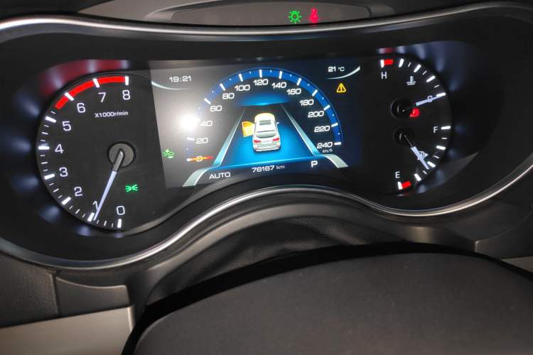 Used Haval H8 2017 2.0T Gasoline 4x4 Smart Enjoyment Version
