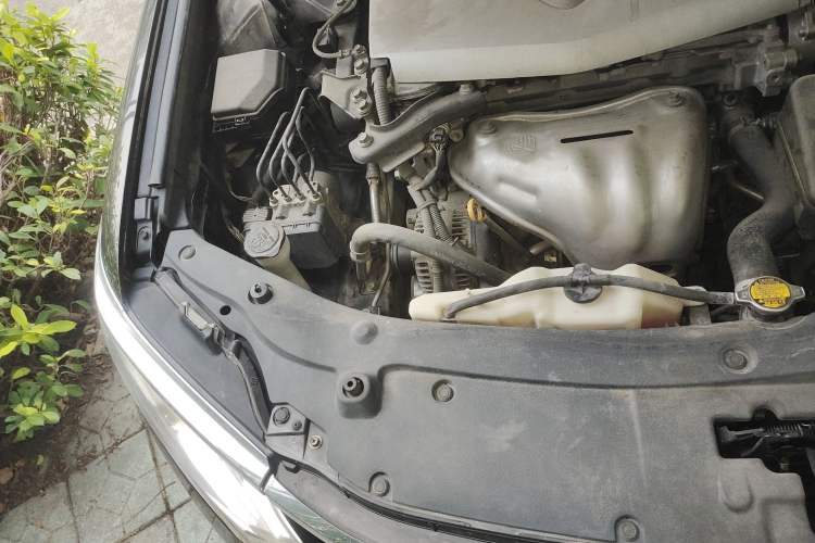 Used Toyota Camry 2016 2.0G 10th Anniversary Leading Edition
