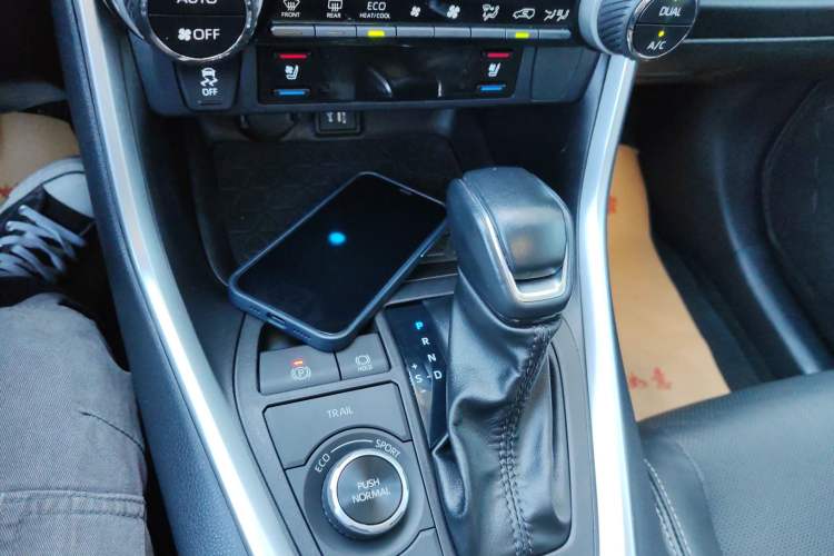 Used Toyota Wildlander 2023 Dual-Motor 2.5L E-CVT Four-Wheel Drive Prestige Edition