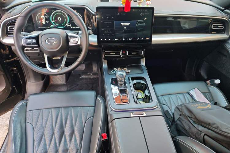 Used GAC Trumpchi GS8 2022 Linghang Series 2.0 TGDI Two-Wheel-Drive Luxury Smart Connectivity Version (7 Seats)