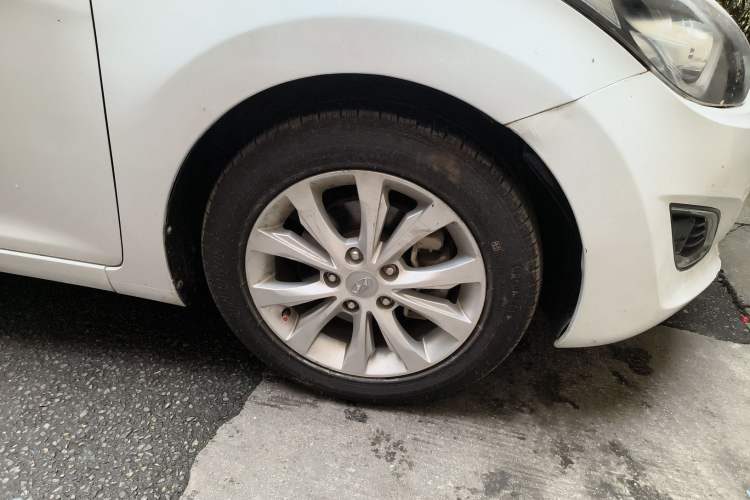 Used Hyundai Elantra (5th Generation / Langdong) 2016 1.6L Automatic Prestige Model
