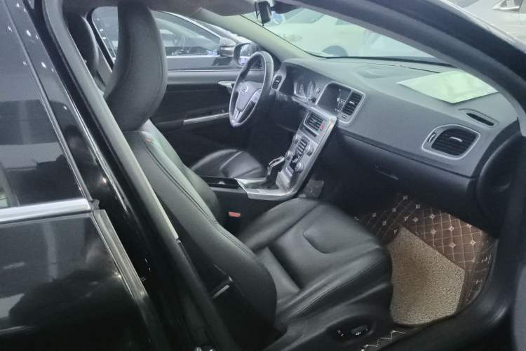 Used Volvo S60 2016 S60L T4 Zhiyuan Edition
