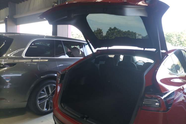 Used Tesla Model Y 2021 Long-Range All-Wheel-Drive Version 3D7
