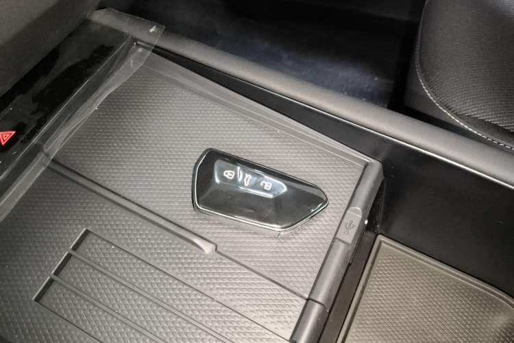 Used Volkswagen ID.UNYX 2025 Pro model
