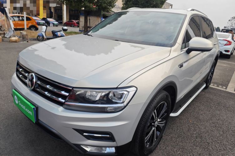 Used Volkswagen Tiguan L 2020 330TSI Automatic Two-Wheel Drive Panoramic Comfort Edition China VI Standard

