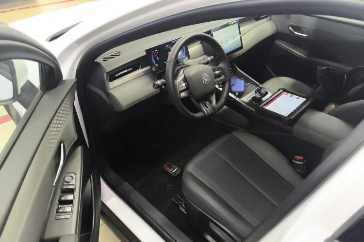 Used BYD Qin PLUS 2025 DM-i Smart Drive 55KM Leading Model
