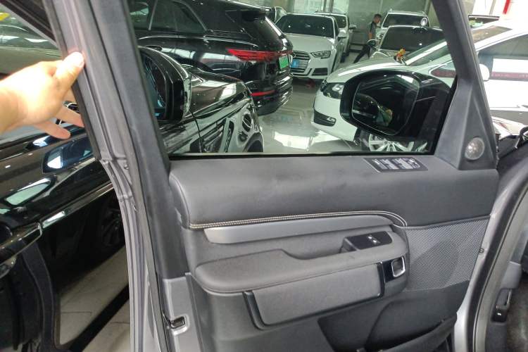 Used Land Rover Discovery 2021 360 PS R-Dynamic S
