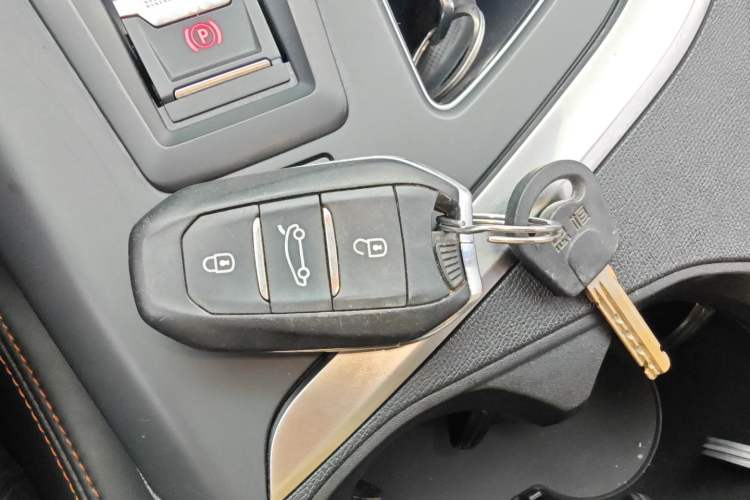 Used Peugeot 5008 2017 350THP 7-Seater Elite Edition