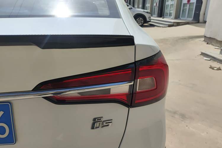 Used Roewe i5 2019 1.5L Automatic 4G Connected Langyue Edition