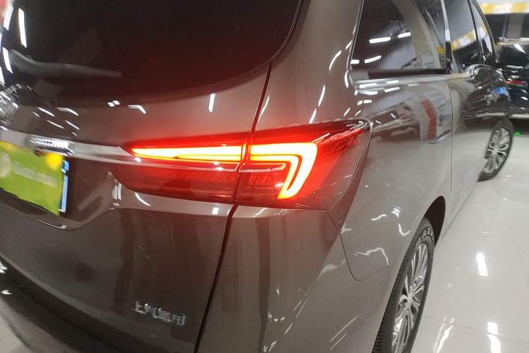 Used Buick GL8 2022 Land Cruiser Executive Class 652T Comfort Model
