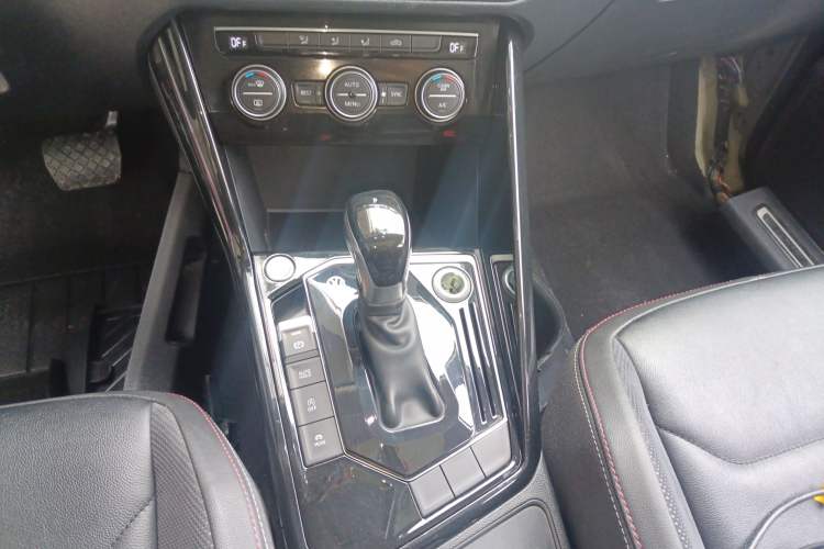 Used Volkswagen Tayron 2019 330TSI Two-Wheel Drive Luxury Model China VI Standard
