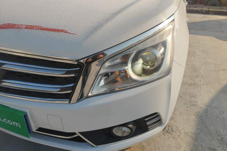 Used Venucia T70 2015 2.0L CVT Smart Edition
