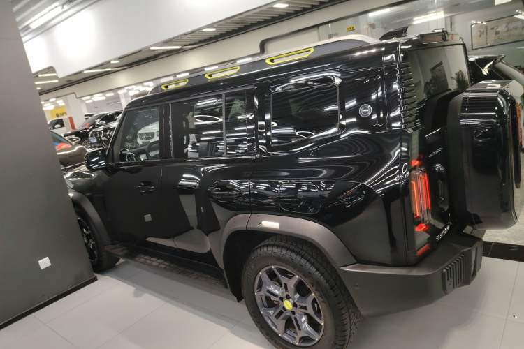 Used JETOUR Traveler 2023 2.0T All-Wheel Drive CrossPRO+
