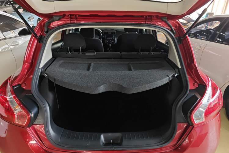 Used Nissan Tiida 2014 1.6L CVT Comfort Model
