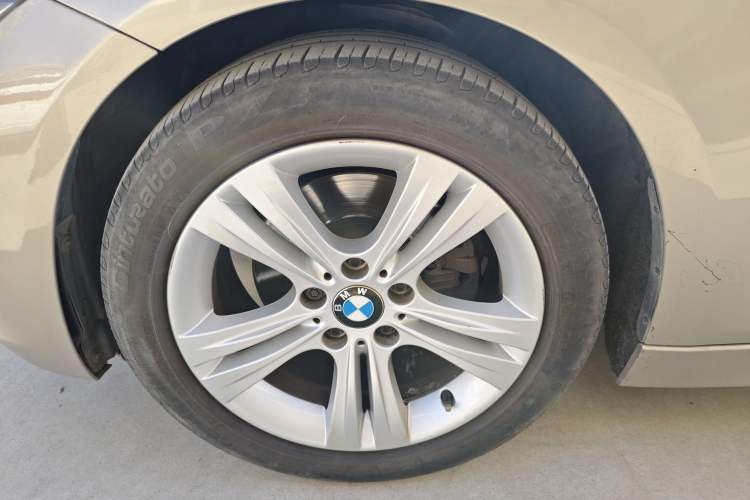 Used BMW 3 Series 2014 320i Sport Design Package
