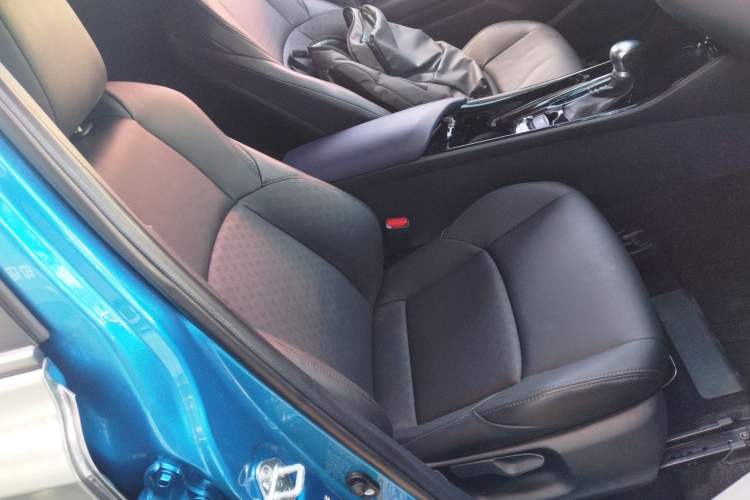 Used Toyota IZOA 2018 2.0L Yichi Version China VI Standard
