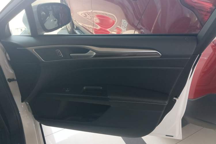 Used Ford Mondeo New Energy 2018 2.0 PHEV Smart-Controlled Fashion Edition China VI Standard