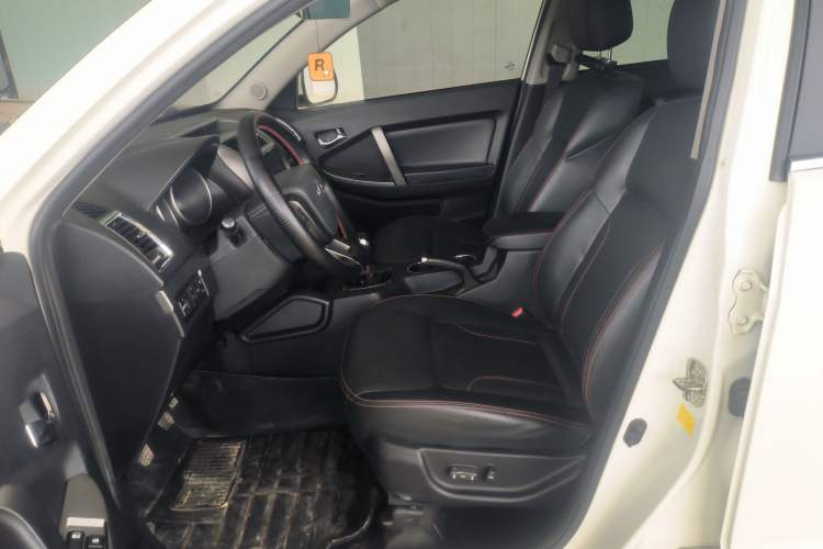 Used Geely Auto GX7 2014 2.0L Manual Luxury Version
