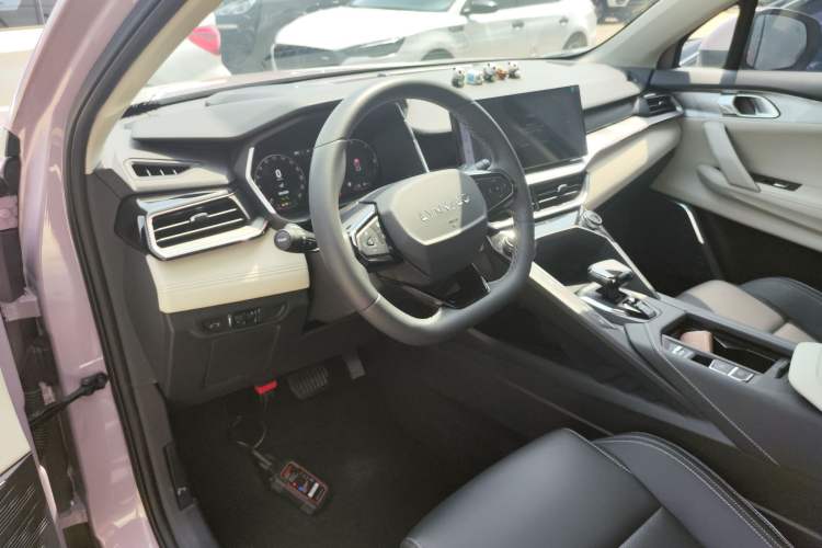 Used Lynk & Co 06 EM-P 2023 1.5T Remix PHEV Shero
