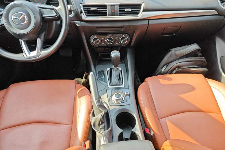 Used Mazda Mazda 3 Axela 2017 Hatchback 1.5L Automatic Comfort Model Emission Standard China V
