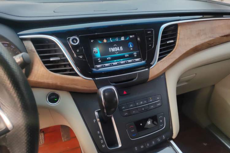 Used Buick GL8 2018 ES 28T Comfort Model China VI Standard
