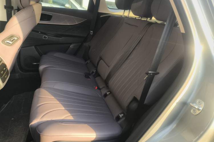 Used Chery Tiggo 9 C-DM 2025 1.5T 106KM Ultra-Comfort Edition 5 Seats Lithium-NMC
