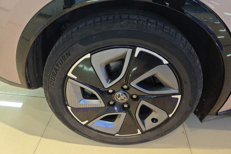 Used Toyota bZ3 2023 616 km Long-Range Premium
