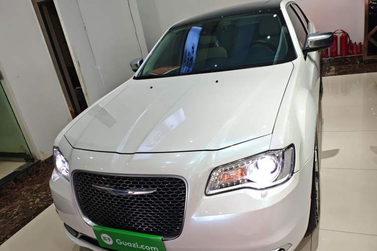 Used Chrysler 300C 2016 3.0L Supreme Edition
