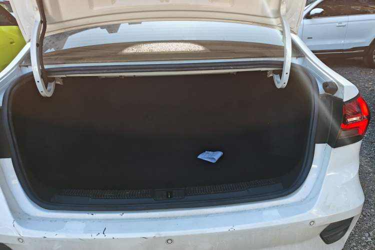 Used Roewe i5 2021 1.5L CVT Assurance Edition
