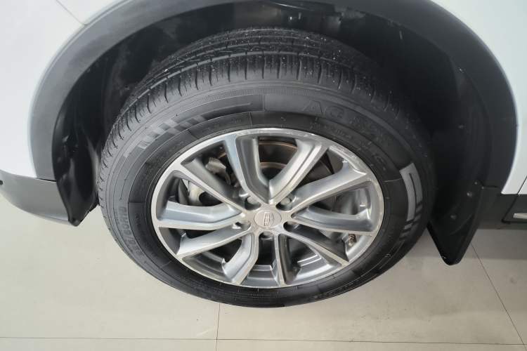 Used Geely Auto Emgrand X7 Sport 2018 1.8TD Automatic Two-Wheel Drive Smart Connect 4G Internet Edition
