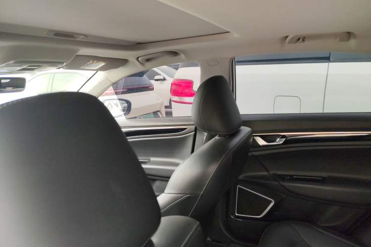 Used Geely Auto Emgrand GL 2021 UP 1.4T CVT Leading Edition
