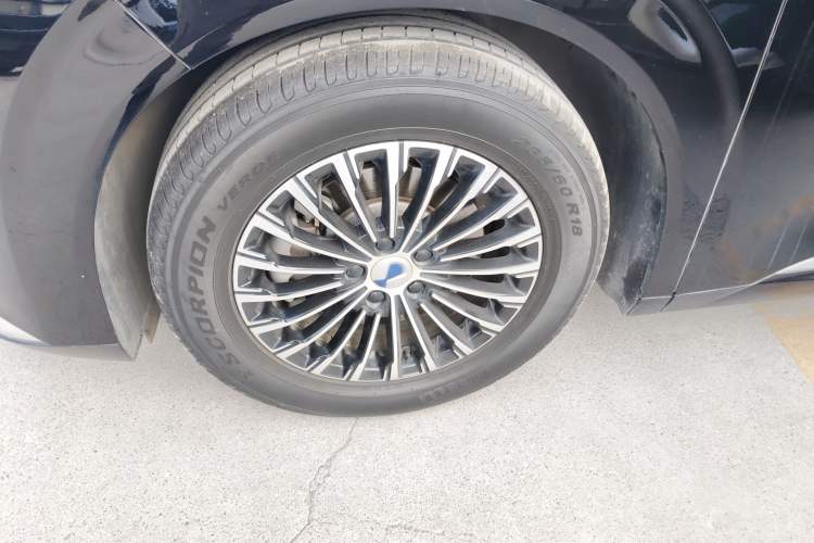 Used Denza D9 2022 DM-i 970 Four-Wheel Drive Prestige Model
