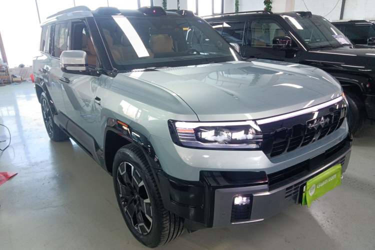 Used  Leopard 8 2025 Smart & Brave Flagship Edition 7 Seats
