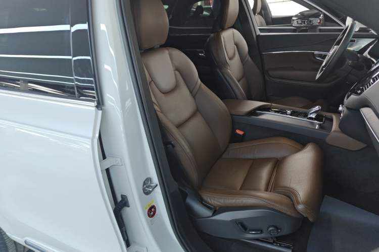 Used Volvo XC90 2023 B6 Zhiya Luxury 7-Seater