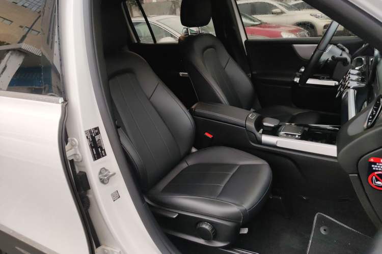 Used Mercedes-Benz GLB 2022 Second Facelift GLB 200 Fashion Edition
