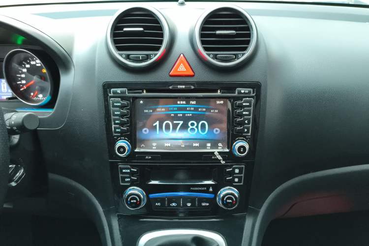 Used Haval H6 2015 Upgraded Model 1.5T Manual Two-Wheel Drive Elite Version
