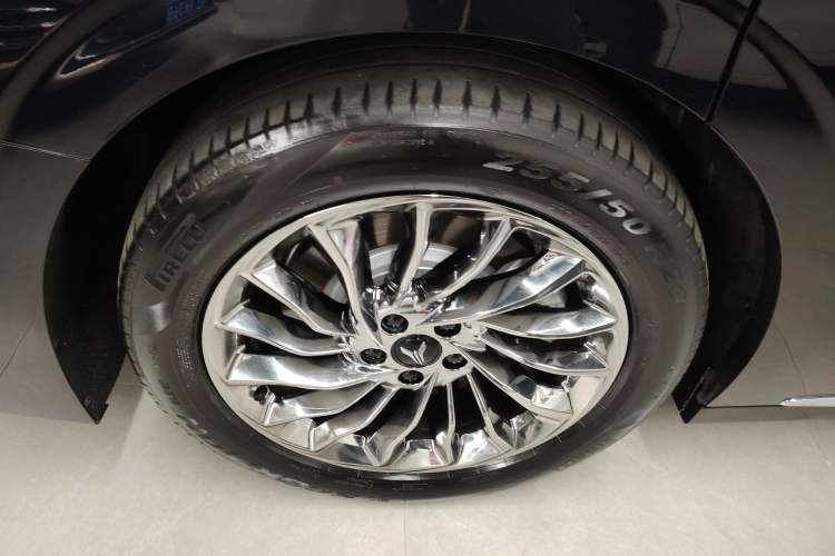 Used VOYAH Dream 2024 PHEV Ultra-Long Range Flagship Edition
