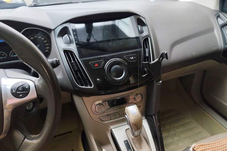 Used Ford Focus 2012 Hatchback 1.6L Automatic Fashion Edition