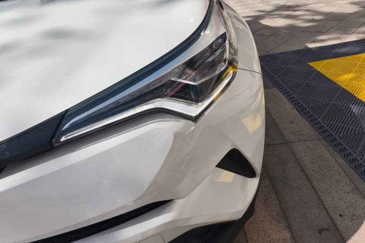 Used Toyota IZOA 2020 2.0L Yichi Version
