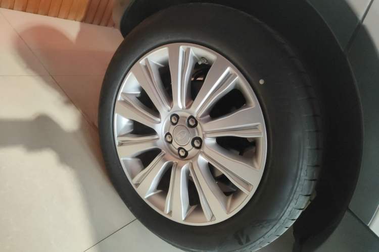 Used Land Rover Range Rover Evoque 2018 240 PS SE Smart Brilliance Edition
